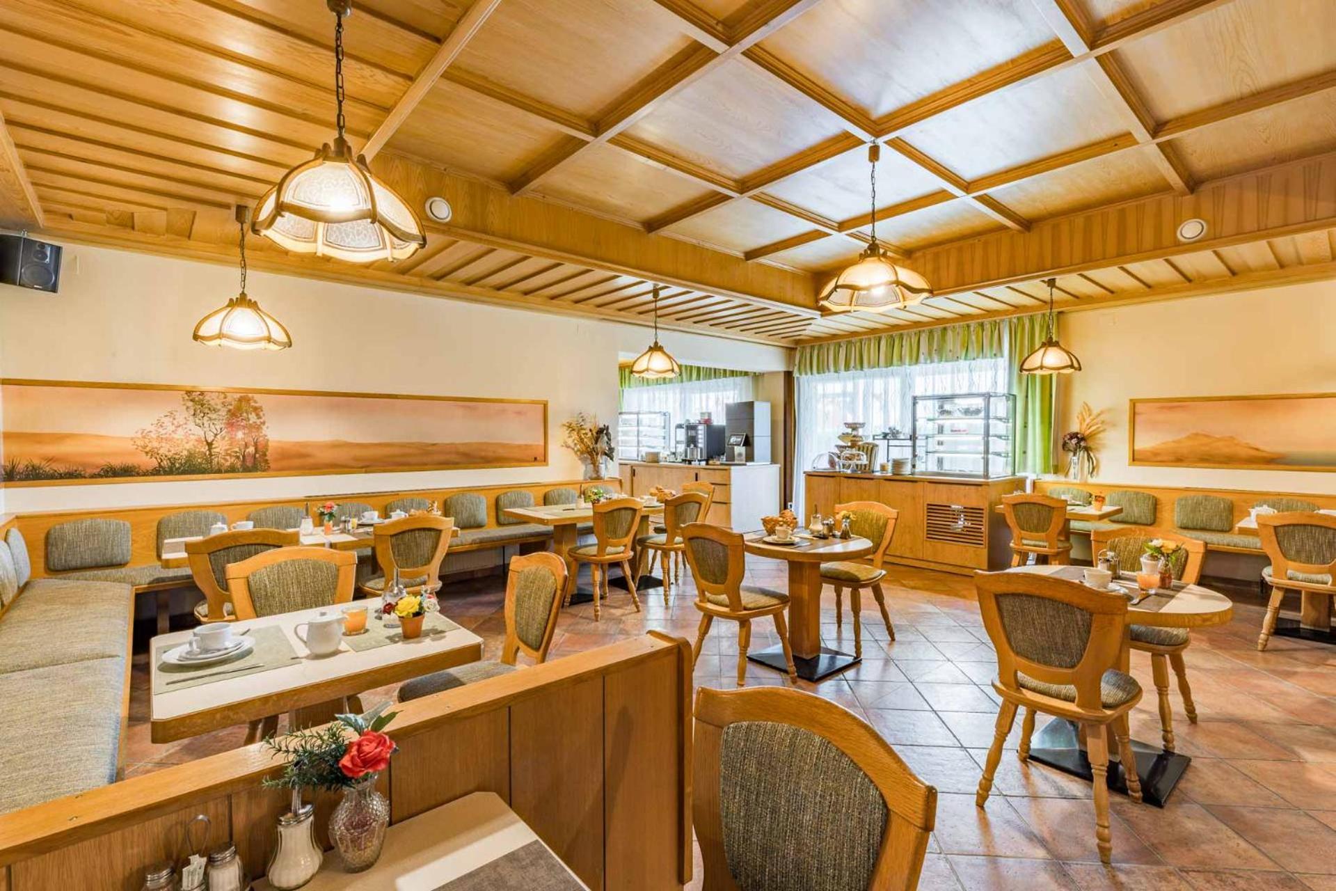 Hotel Garni Steinfeld Вінер-Нойштадт Екстер'єр фото